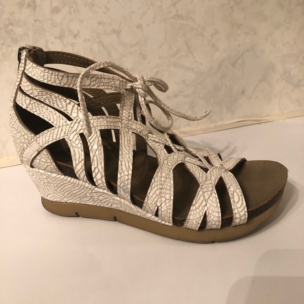 Clark’s wedges
